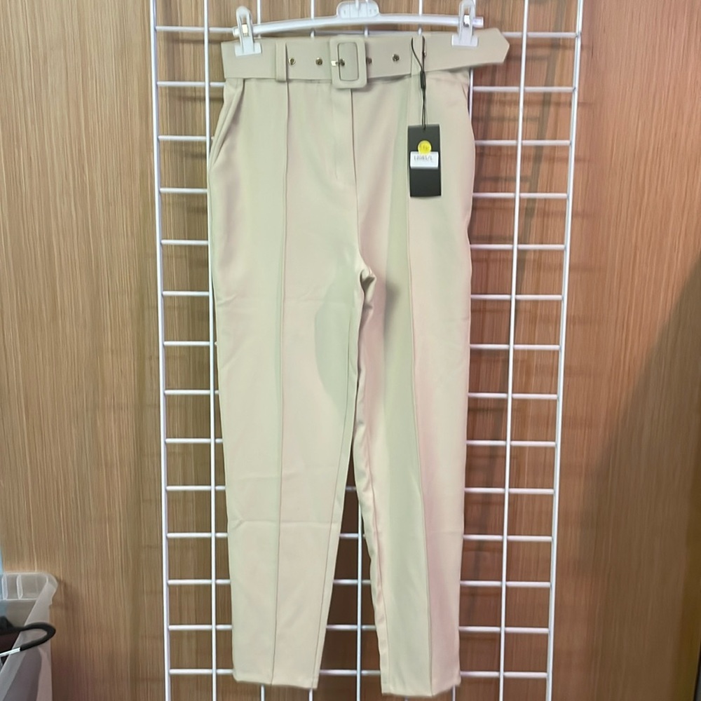 Venti6 cream color pants with belt. NWT